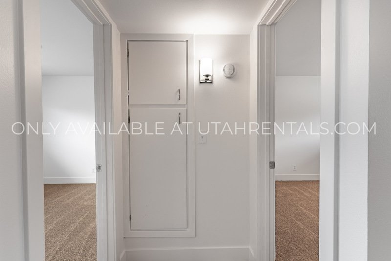 Beautiful & Bright 2-Bedroom Quadplex Unit | Unbeatable Orem Location property image