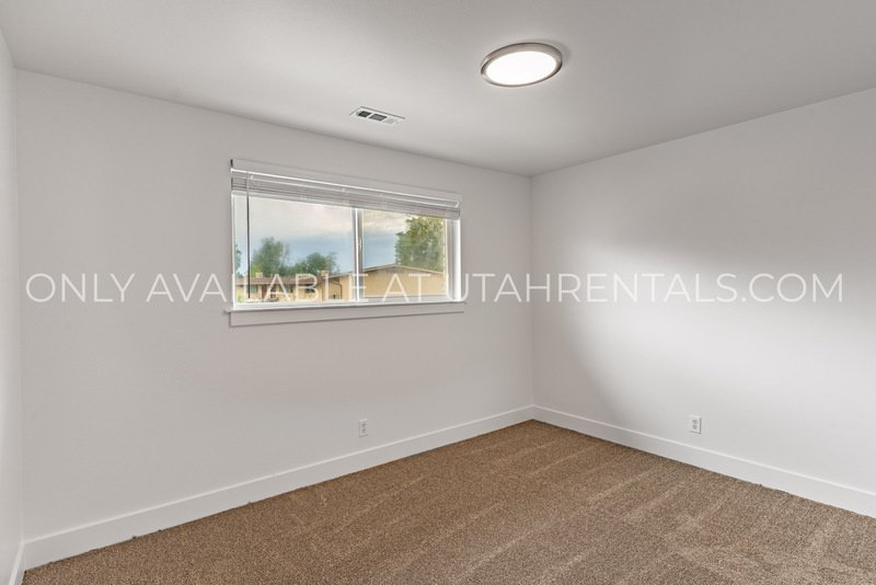 Beautiful & Bright 2-Bedroom Quadplex Unit | Unbeatable Orem Location property image