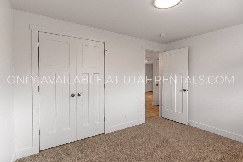 Beautiful & Bright 2-Bedroom Quadplex Unit | Unbeatable Orem Location property image