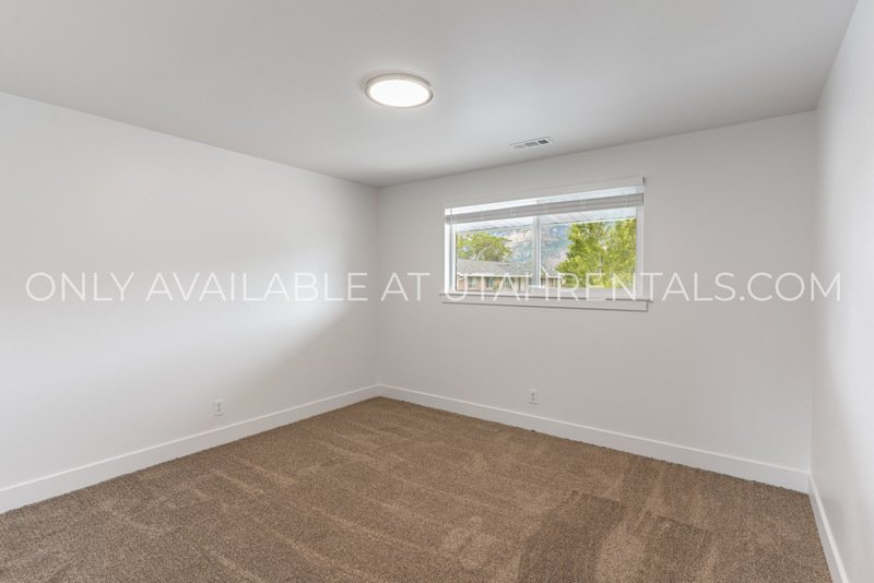 Beautiful & Bright 2-Bedroom Quadplex Unit | Unbeatable Orem Location property image