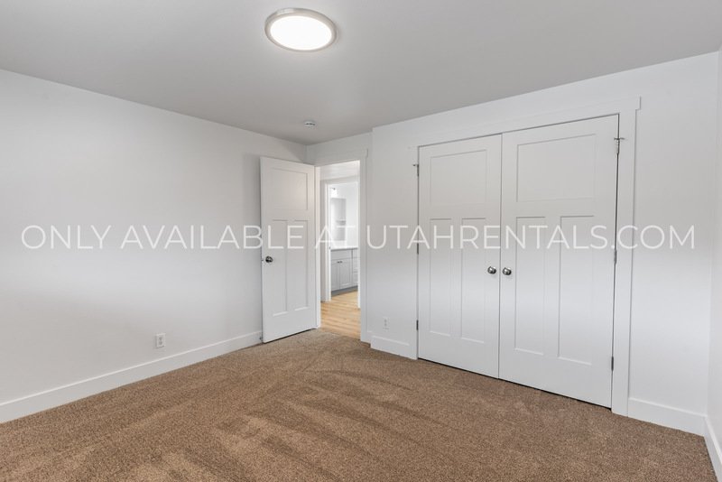 Beautiful & Bright 2-Bedroom Quadplex Unit | Unbeatable Orem Location property image