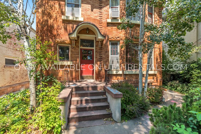 Beautiful 2 bed, 1 bath apartment in East Central! property image