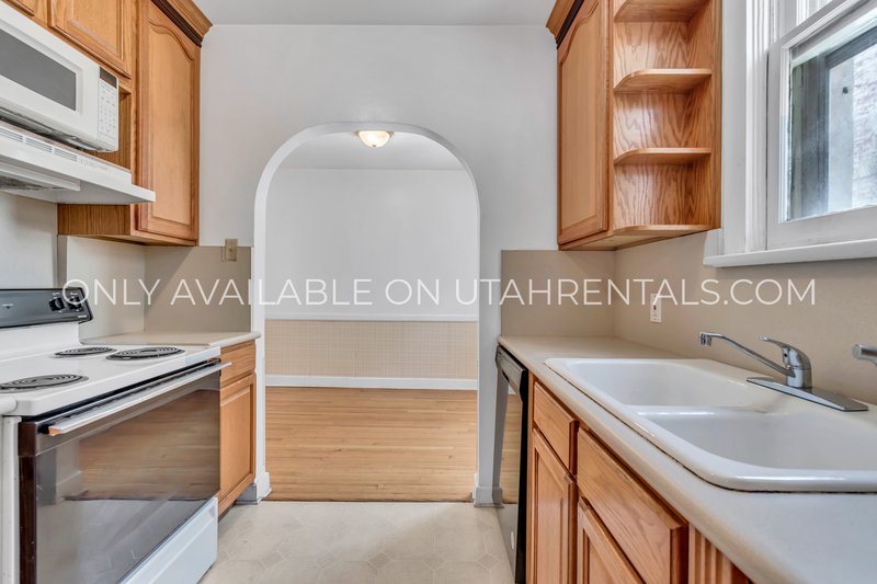 Beautiful 2 bed, 1 bath apartment in East Central! property image