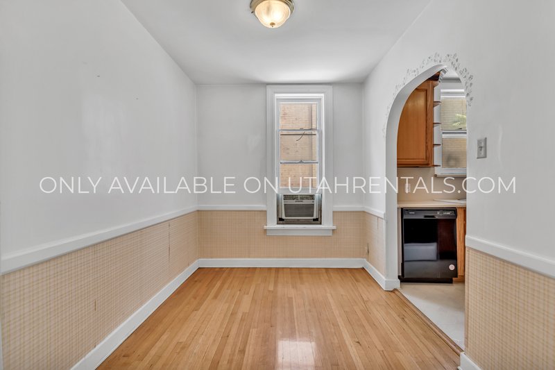 Beautiful 2 bed, 1 bath apartment in East Central! property image