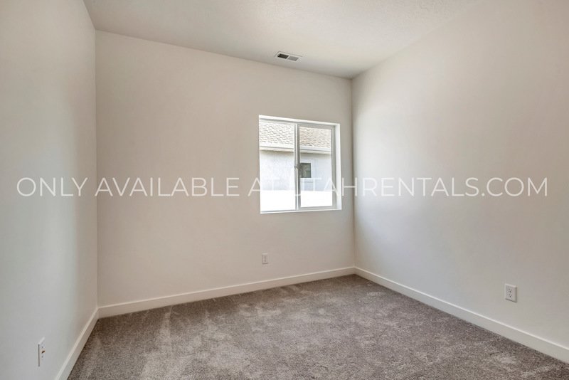 Spacious & Modern 3-Bedroom Home in South Jordan property image