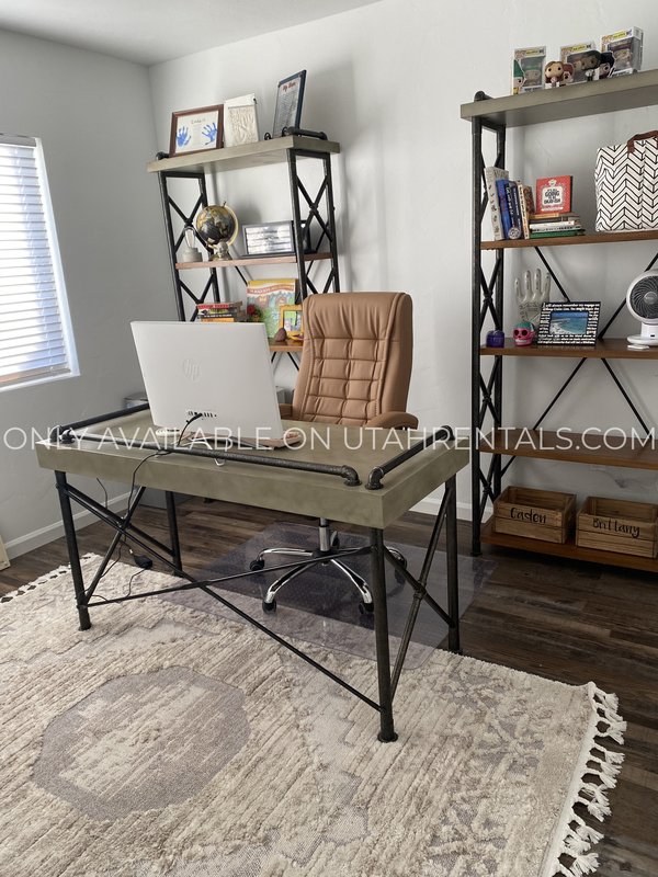4 Bedroom 3.5 Bathroom Daybreak Home property image
