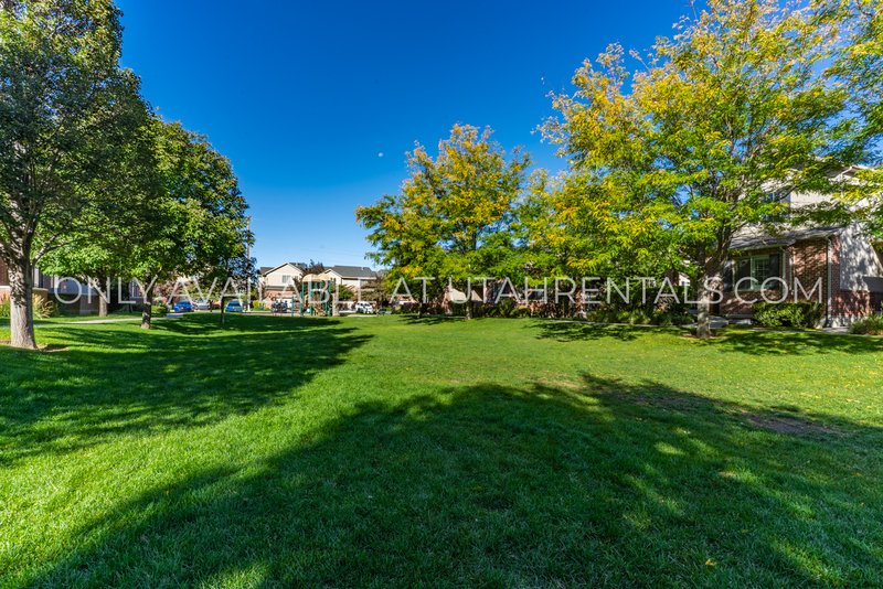 Spacious & Low-Maintenance Lehi Townhome property image