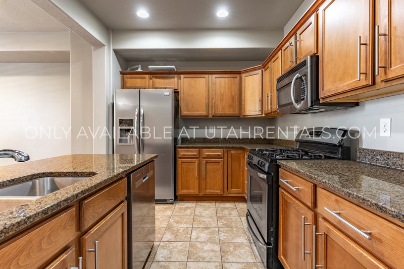 Spacious & Low-Maintenance Lehi Townhome property image