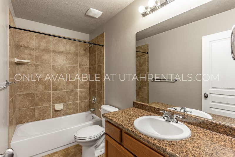 Spacious & Low-Maintenance Lehi Townhome property image
