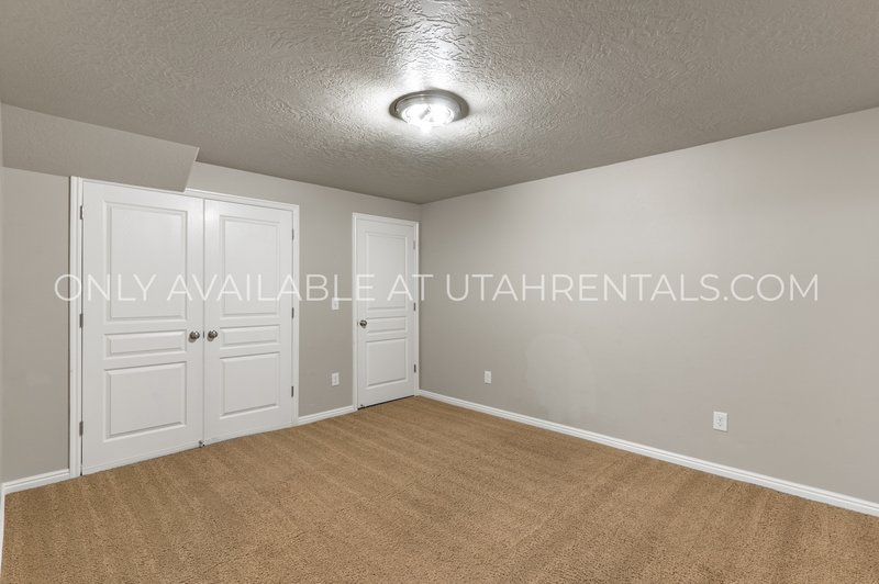 Spacious & Low-Maintenance Lehi Townhome property image