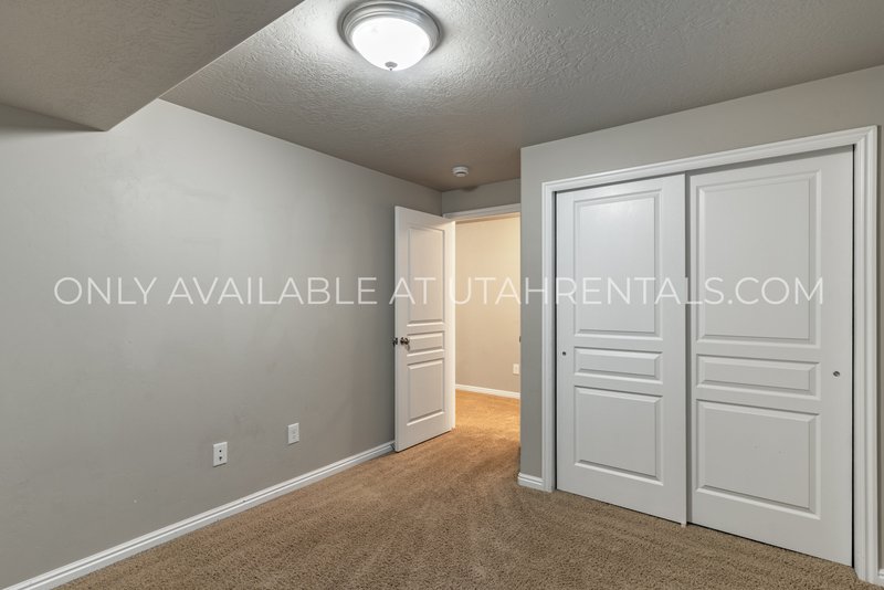 Spacious & Low-Maintenance Lehi Townhome property image