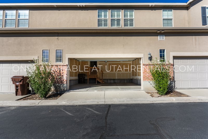 Spacious & Low-Maintenance Lehi Townhome property image