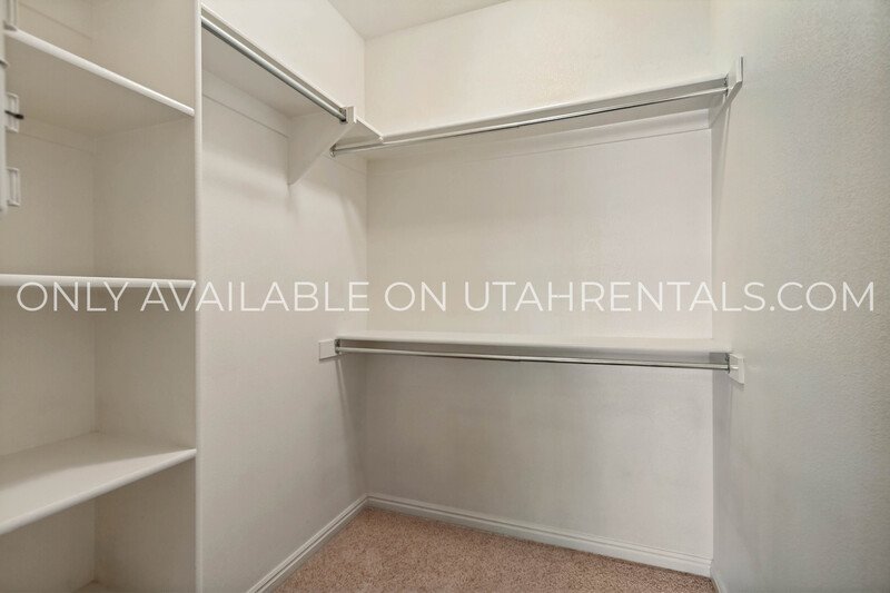 Beautiful 3-bedroom, 2-bathroom Condo in Canyon Meadows property image