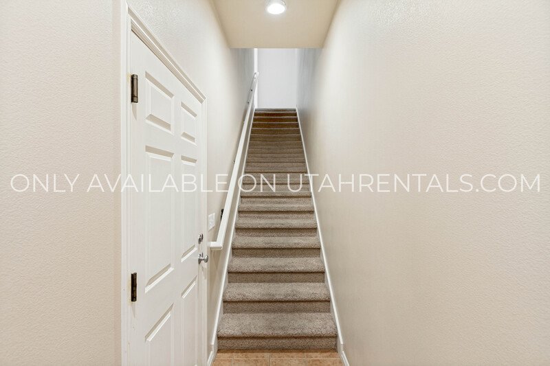 Beautiful 3-bedroom, 2-bathroom Condo in Canyon Meadows property image