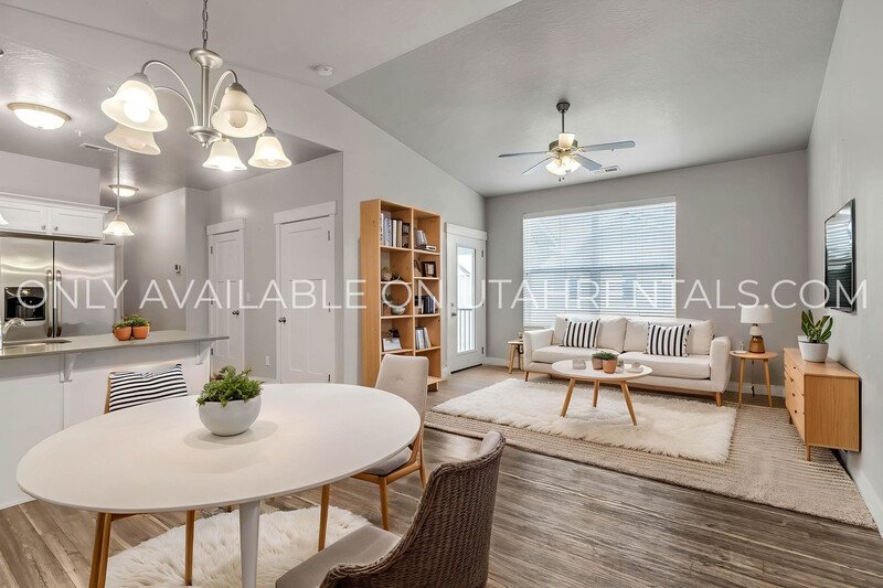 Bright Condo at Water's Edge property image