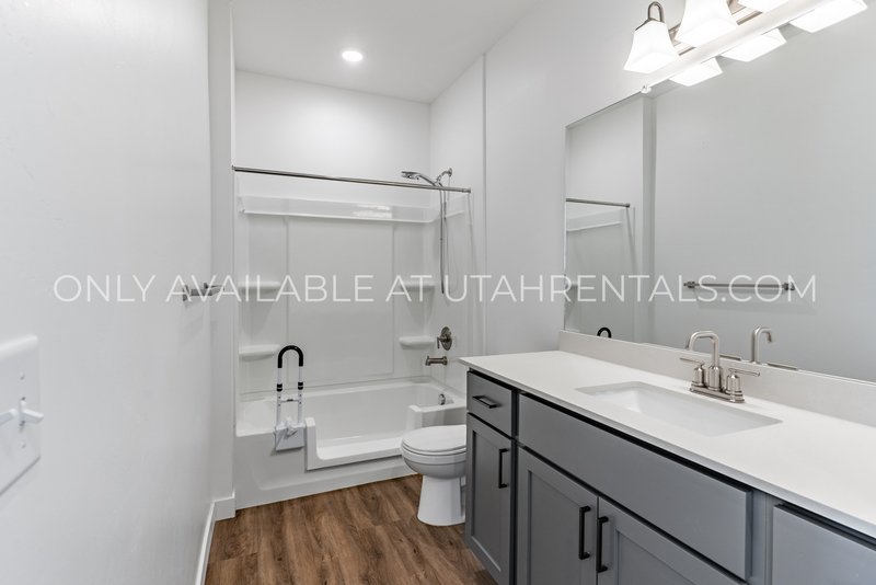 Beautiful Modern Living in Willow Bend Condominiums! property image