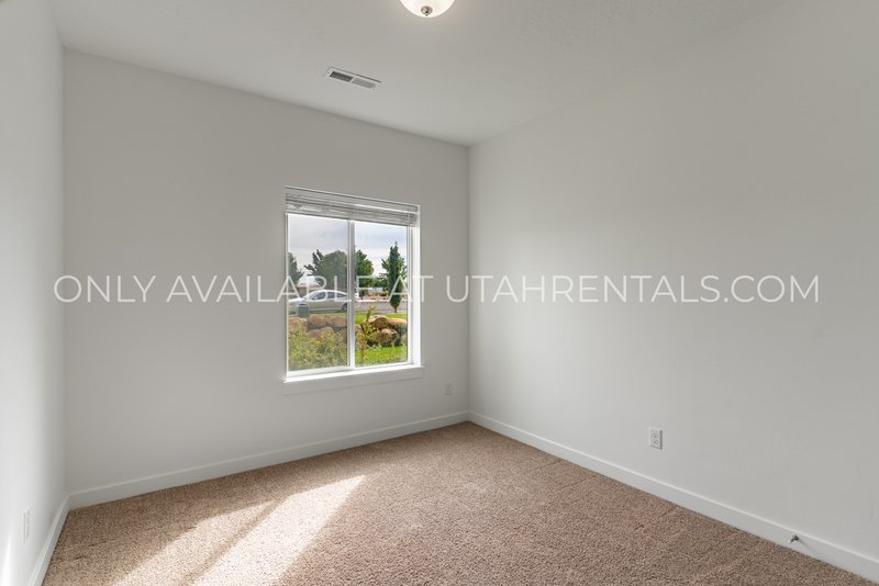 Beautiful Modern Living in Willow Bend Condominiums! property image