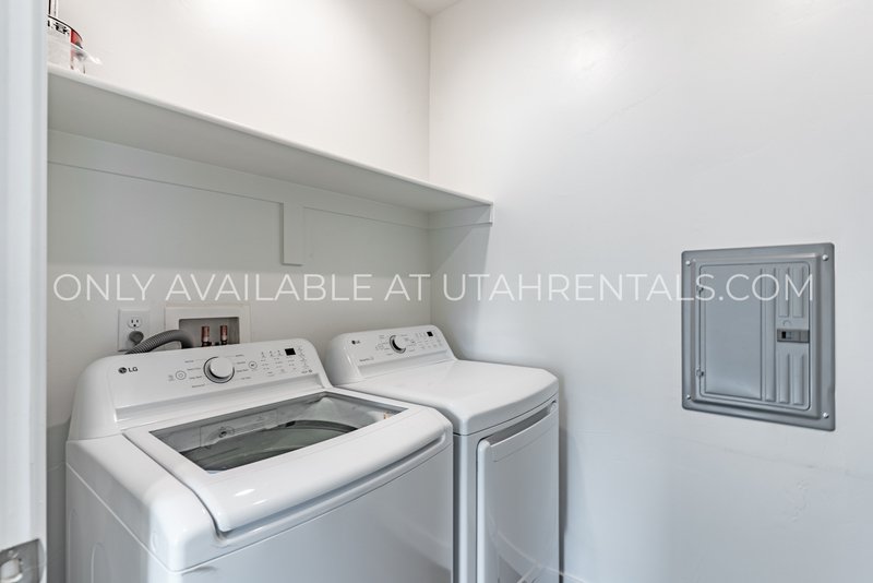 Beautiful Modern Living in Willow Bend Condominiums! property image