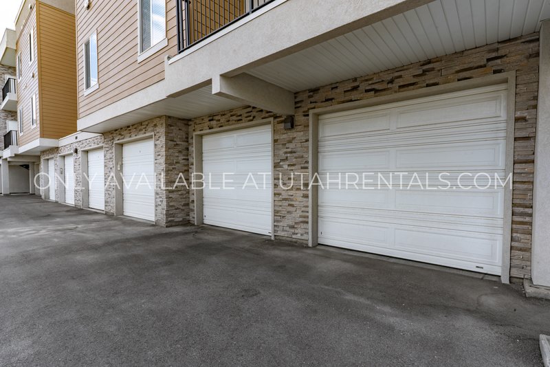 Beautiful Modern Living in Willow Bend Condominiums! property image