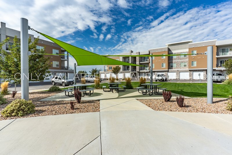 Beautiful Modern Living in Willow Bend Condominiums! property image