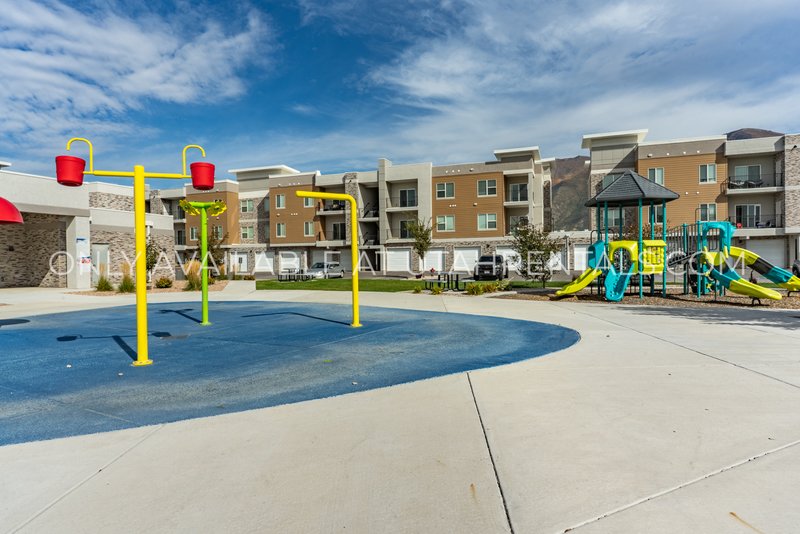 Beautiful Modern Living in Willow Bend Condominiums! property image