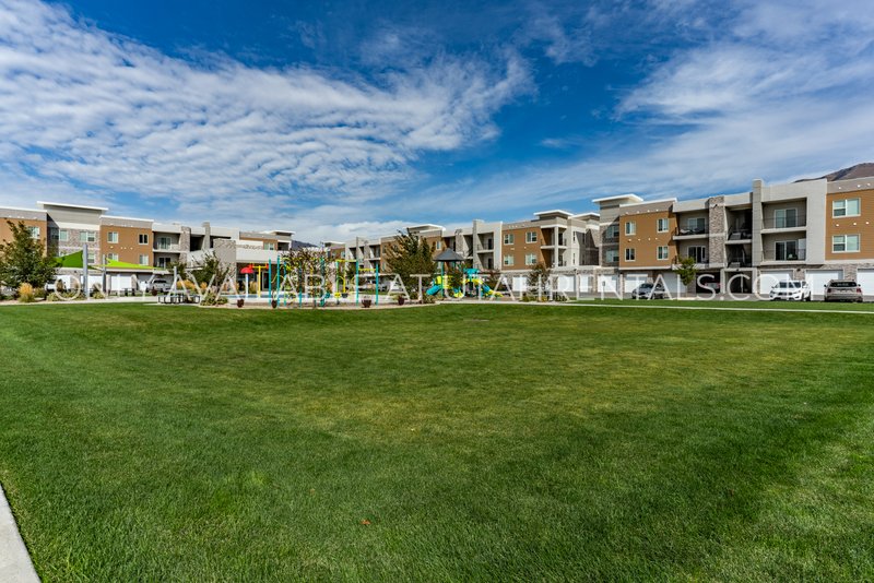Beautiful Modern Living in Willow Bend Condominiums! property image