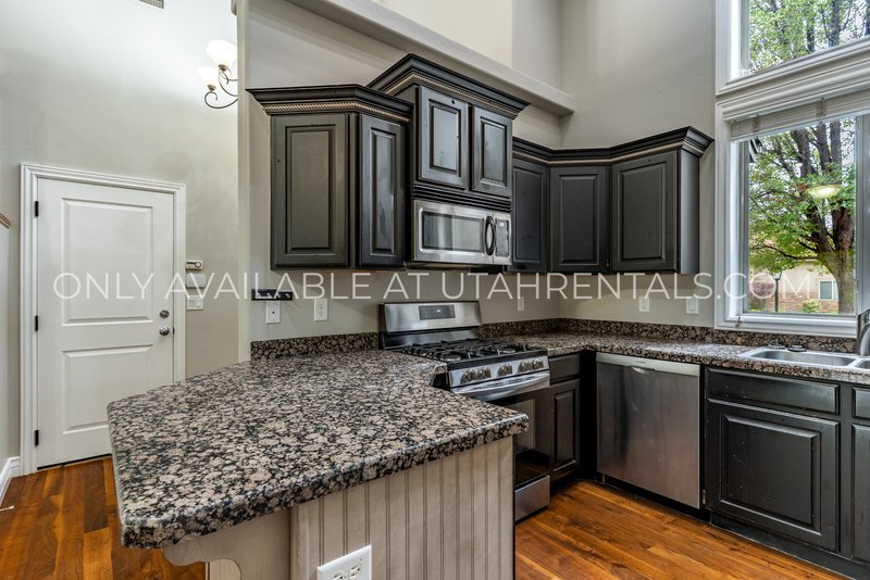 Gorgeous 4 Bed / 3 Bath Home in Orem – Move-In Ready! property image