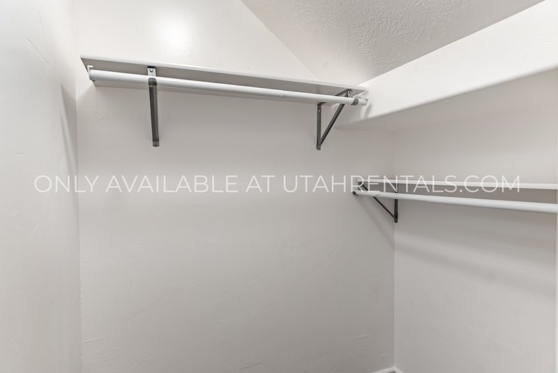 Gorgeous 4 Bed / 3 Bath Home in Orem – Move-In Ready! property image