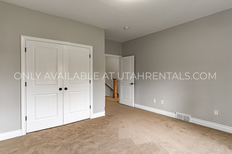 Gorgeous 4 Bed / 3 Bath Home in Orem – Move-In Ready! property image
