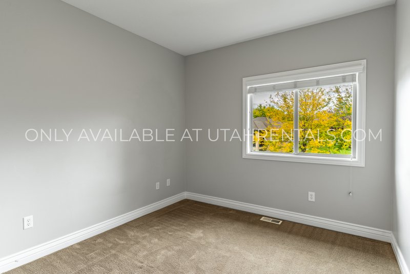 Gorgeous 4 Bed / 3 Bath Home in Orem – Move-In Ready! property image