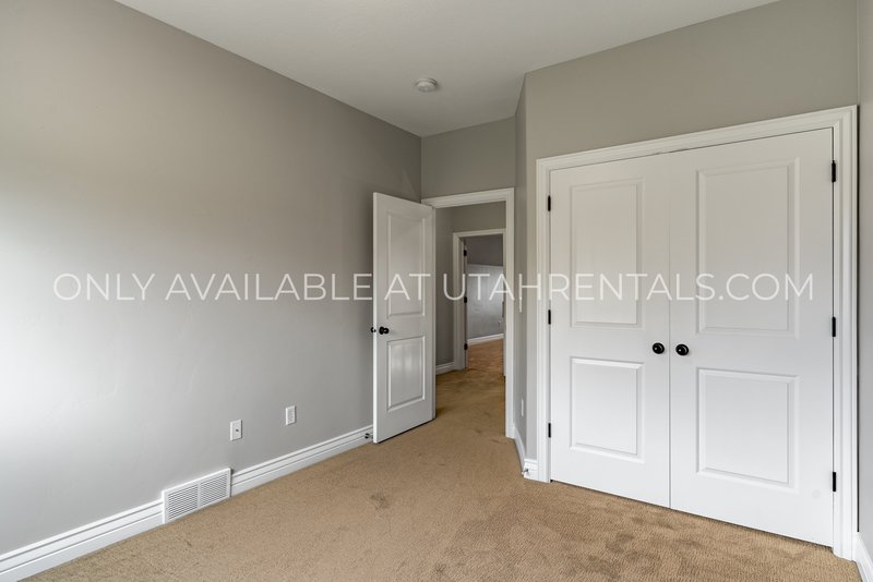 Gorgeous 4 Bed / 3 Bath Home in Orem – Move-In Ready! property image
