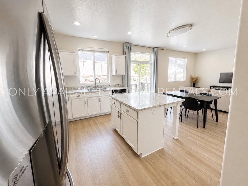 Beautiful Saratoga Springs home! property image