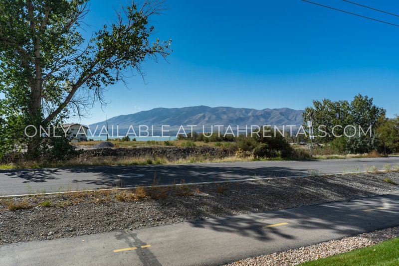 Spacious 4 BD / 3 BA Home in Saratoga Springs property image