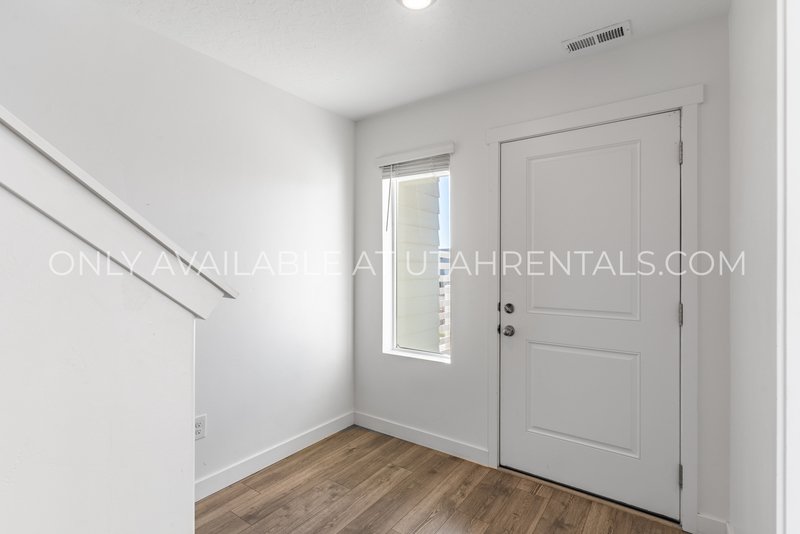 Spacious 4 BD / 3 BA Home in Saratoga Springs property image