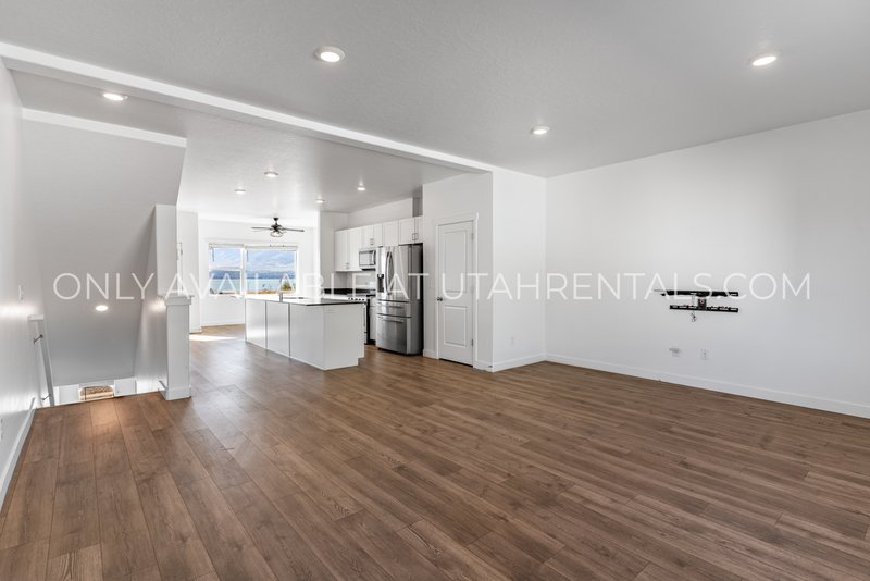 Spacious 4 BD / 3 BA Home in Saratoga Springs property image