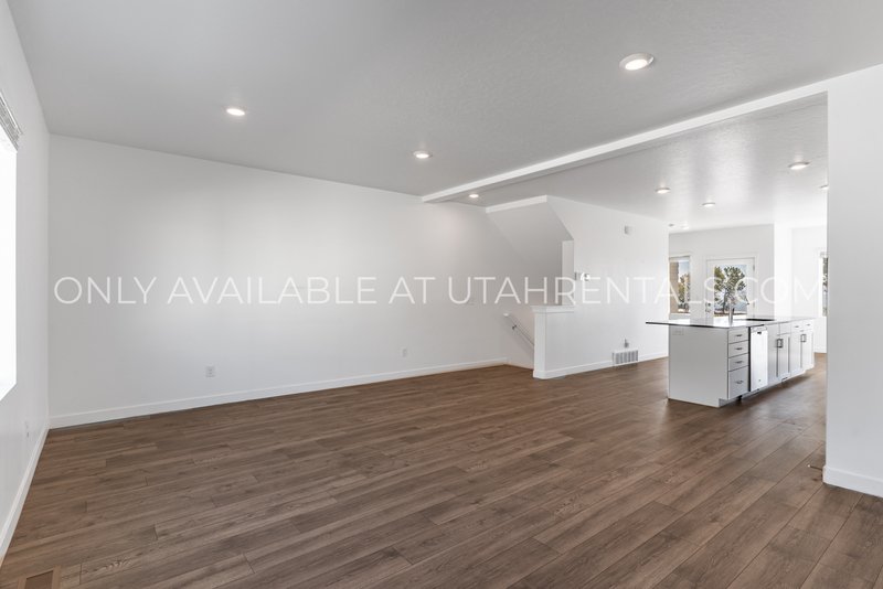 Spacious 4 BD / 3 BA Home in Saratoga Springs property image