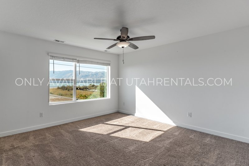 Spacious 4 BD / 3 BA Home in Saratoga Springs property image