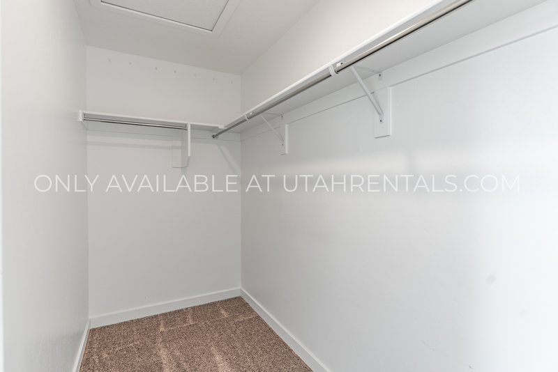 Spacious 4 BD / 3 BA Home in Saratoga Springs property image