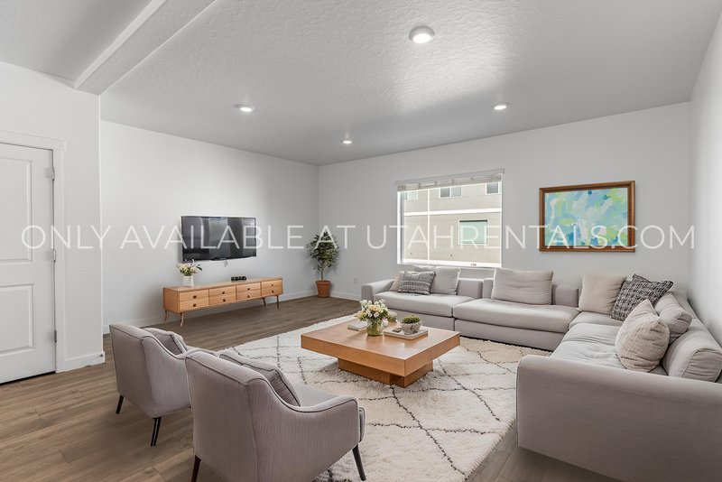 Spacious 4 BD / 3 BA Home in Saratoga Springs property image