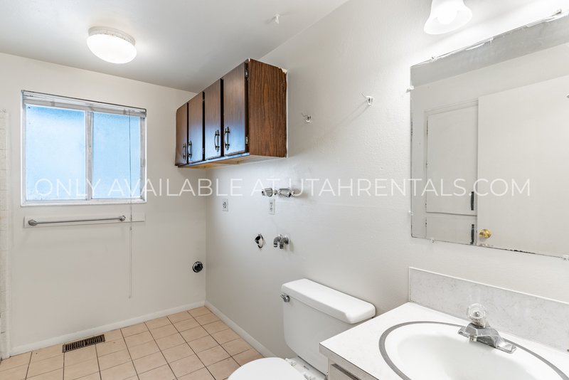 Beautiful multiplex apartment in Orem on Main St! property image