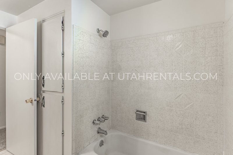 Beautiful multiplex apartment in Orem on Main St! property image