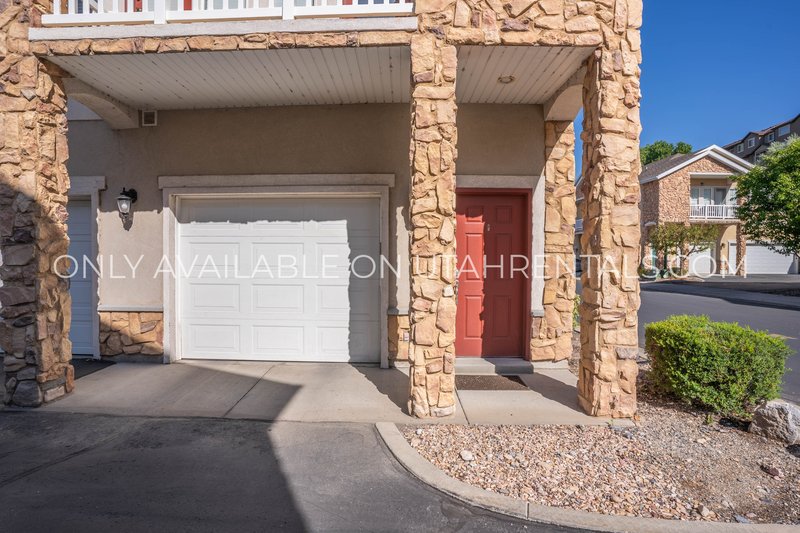 Charming 3-Bed, 2-Bath Condo with Garage & Community Amenities property image