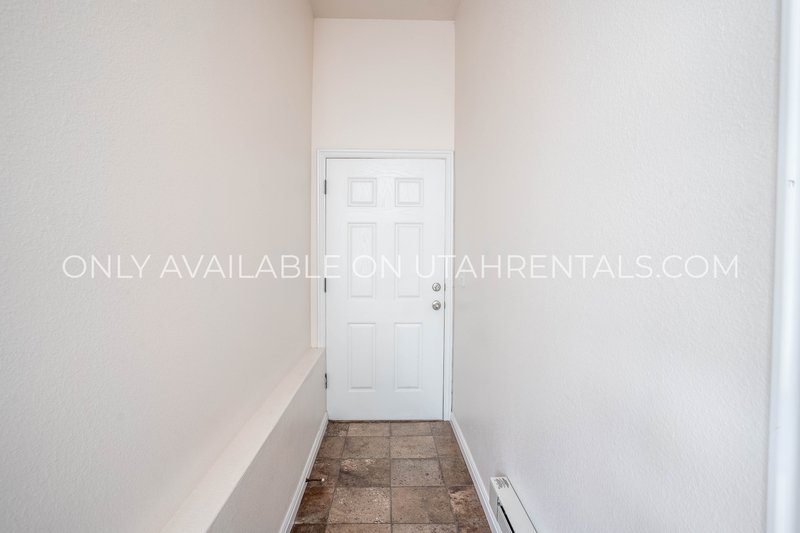 Charming 3-Bed, 2-Bath Condo with Garage & Community Amenities property image