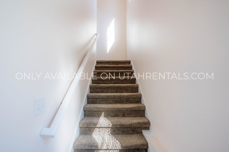 Charming 3-Bed, 2-Bath Condo with Garage & Community Amenities property image