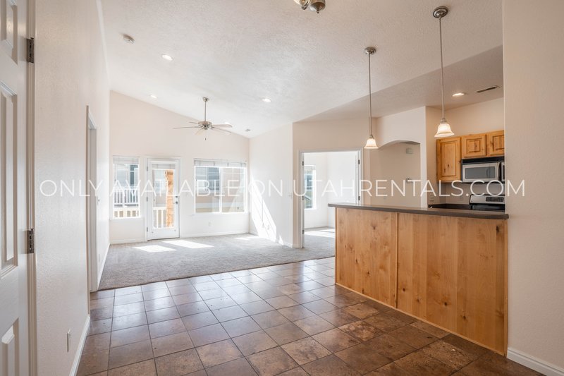 Charming 3-Bed, 2-Bath Condo with Garage & Community Amenities property image