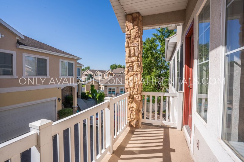 Charming 3-Bed, 2-Bath Condo with Garage & Community Amenities property image