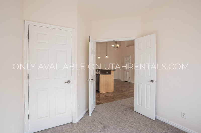 Charming 3-Bed, 2-Bath Condo with Garage & Community Amenities property image