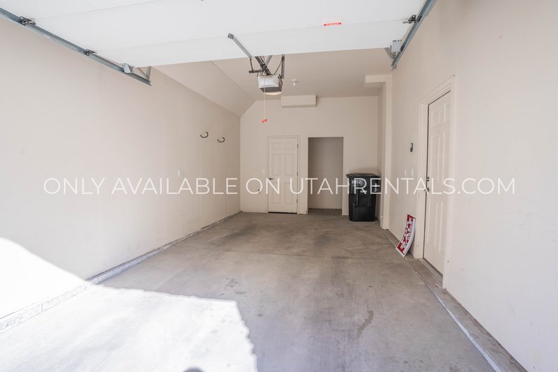Charming 3-Bed, 2-Bath Condo with Garage & Community Amenities property image