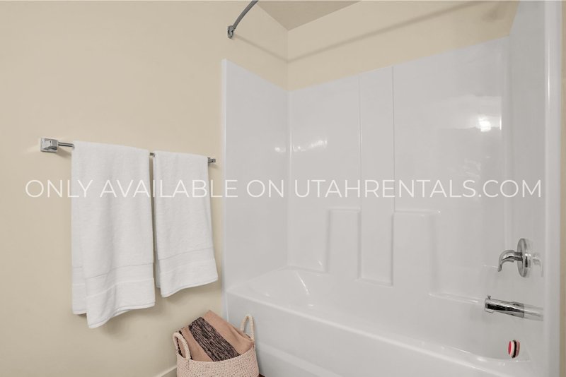 Upscale Santaquin Apartment property image