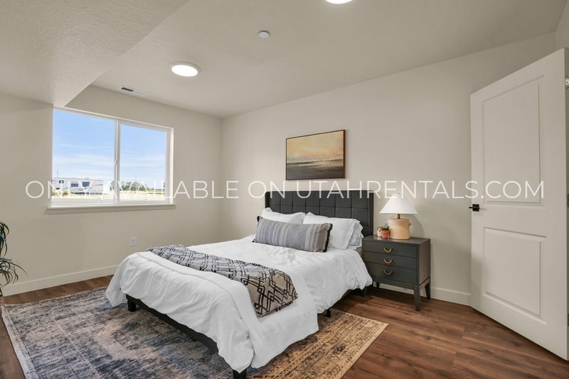 Upscale Santaquin Apartment property image